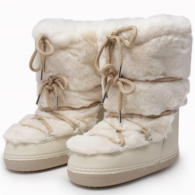 Cozy Up in Style: The Timeless Appeal of Furry Boots缩略图